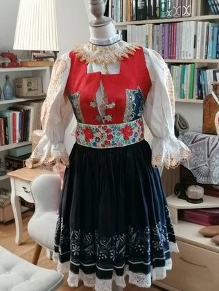 Starý slovenský národný kroj
